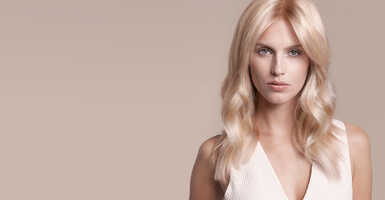 Ezeket a dolgokat mindenképp tudnod kell, mielőtt szőkére fested a hajadat!  